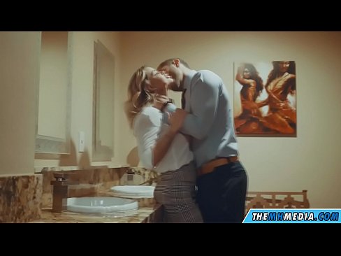 ❤️ Quan una rossa tetona et sedueix en un lavabo públic ❤❌ Porno casolà al ca.xxxlfv.top ﹏